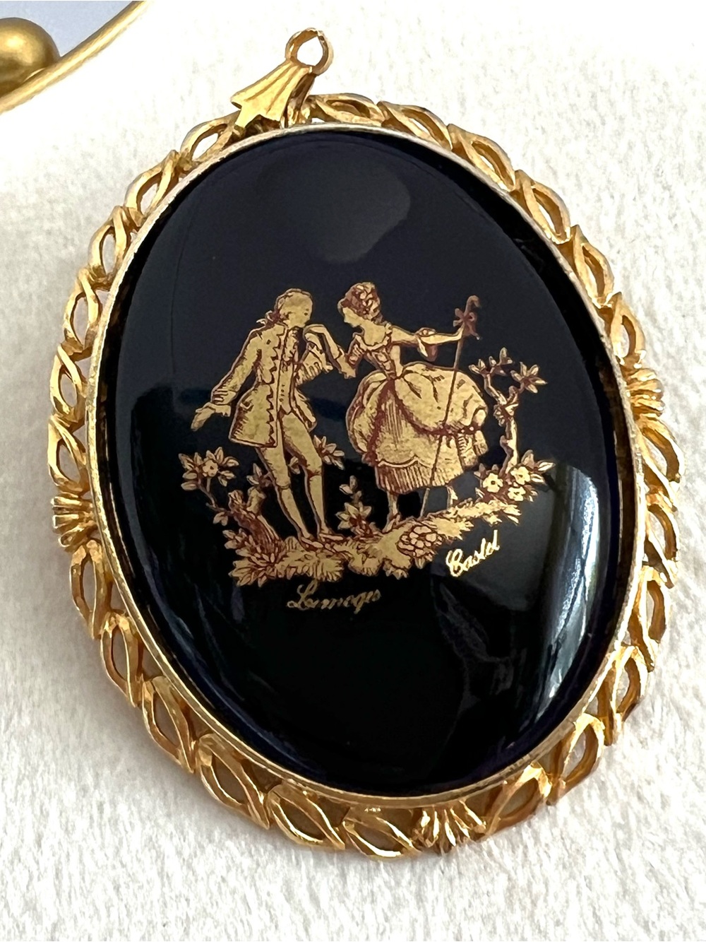 Vintage Limoges Castel France Fragonard Courting Couple Brooch Pendant